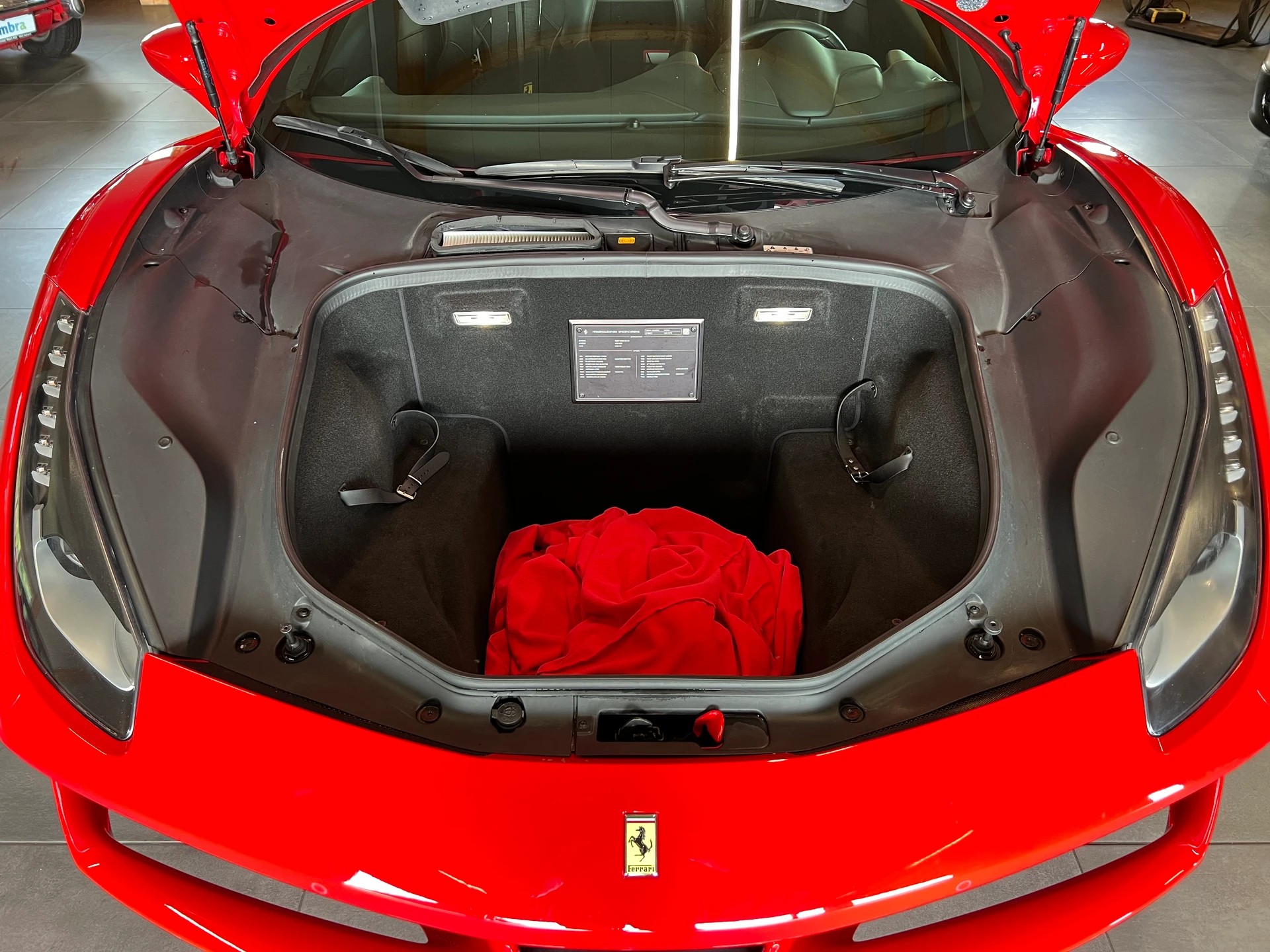 
								FERRARI 488 full									