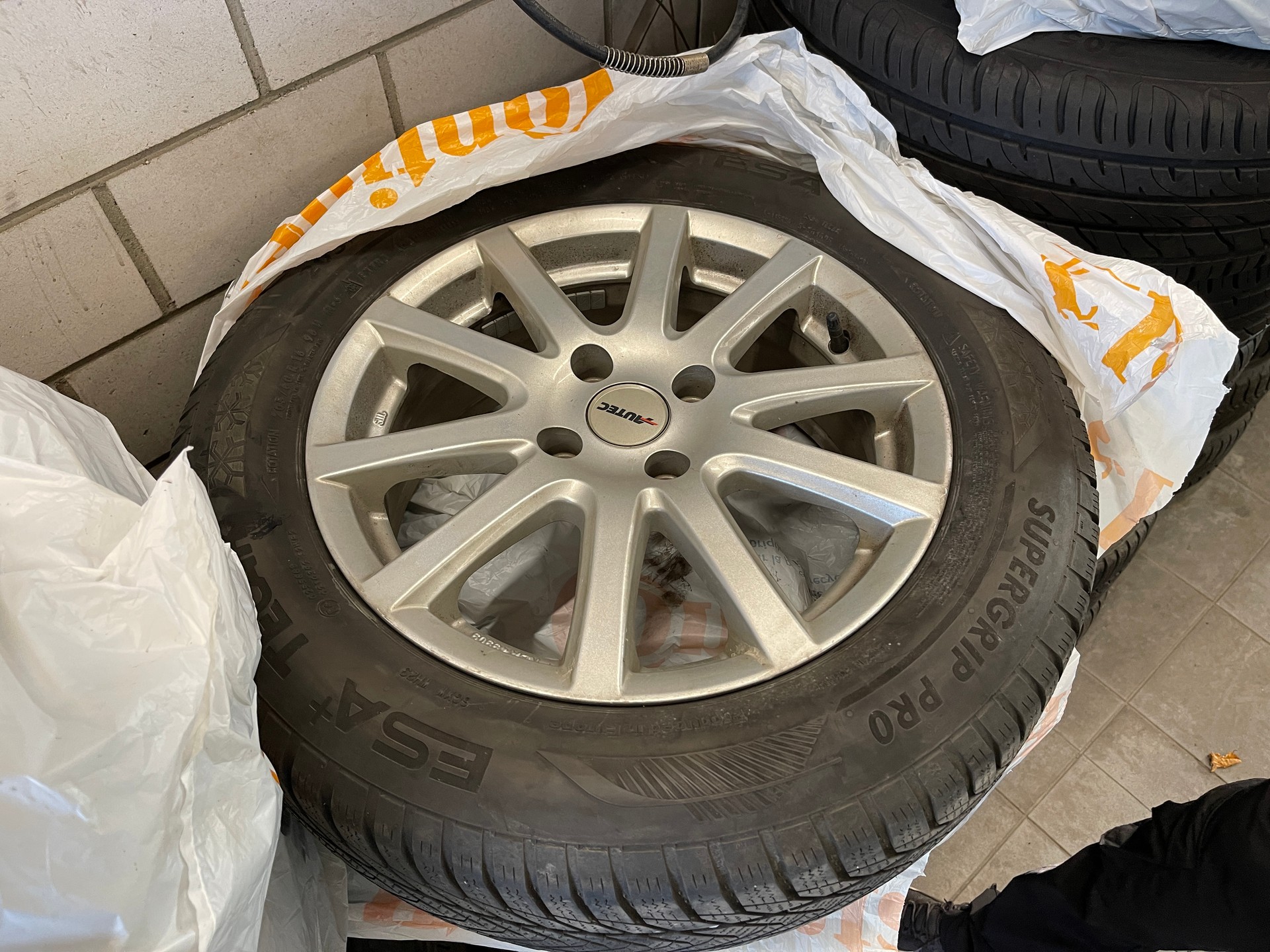 
								FORD EcoSport full									