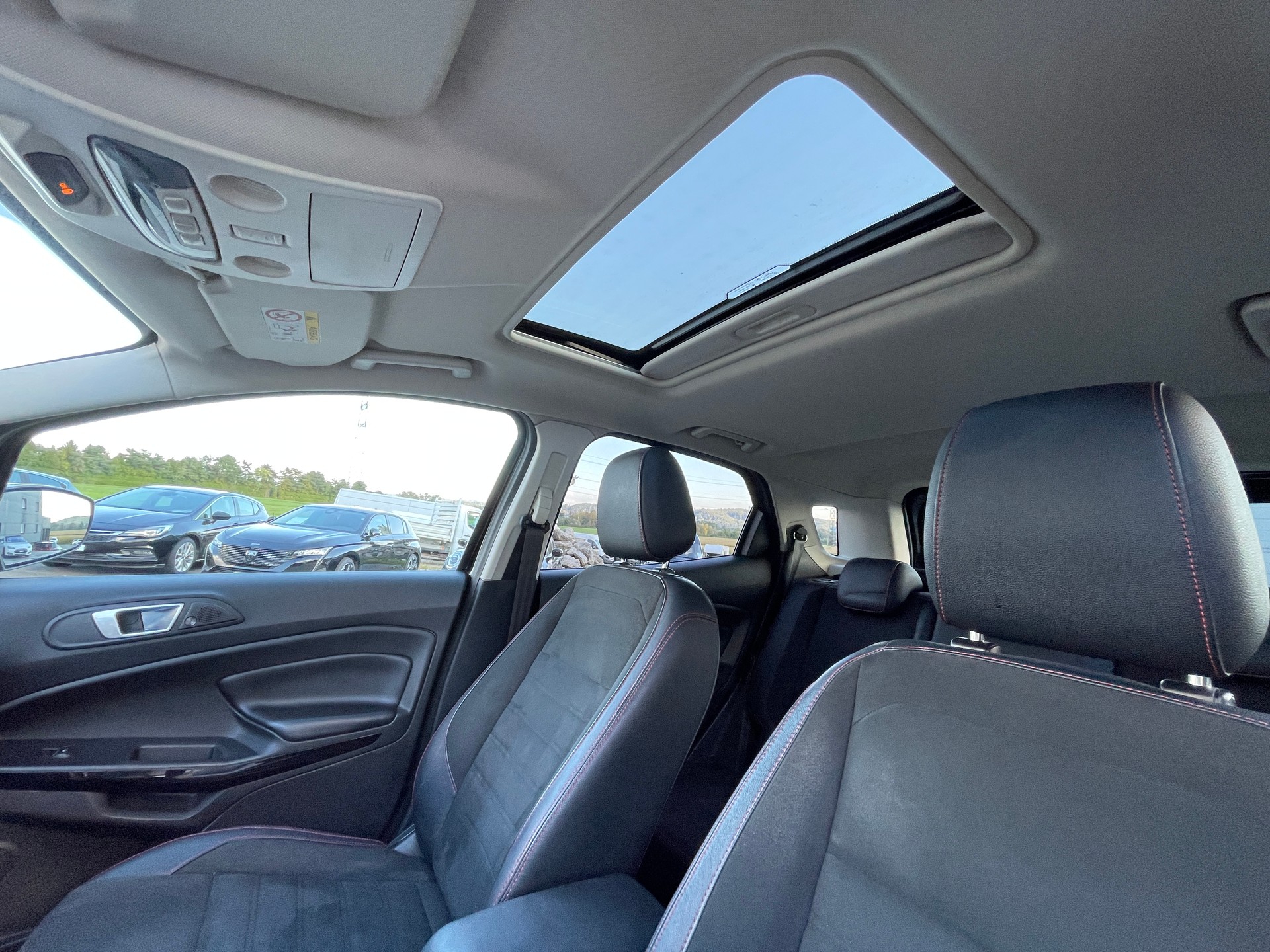 
								FORD EcoSport full									