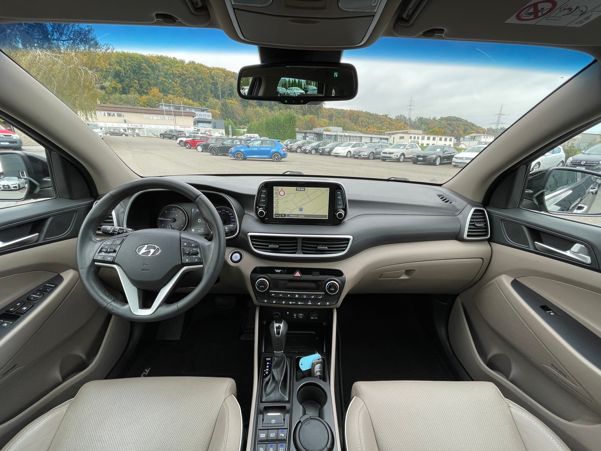 
								HYUNDAI Tucson 1.6 CRDI full									