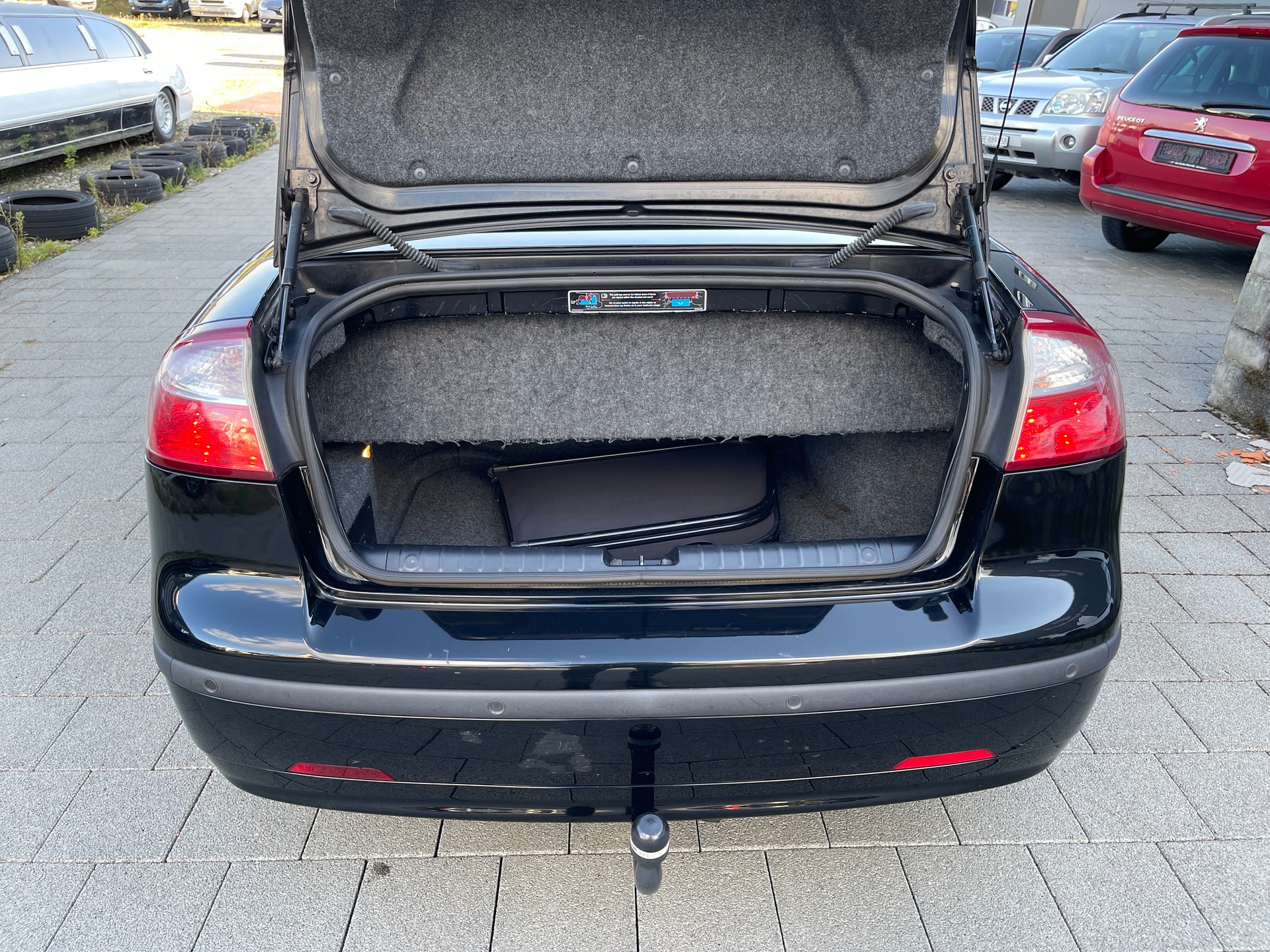 
								Saab Cabrio full									
