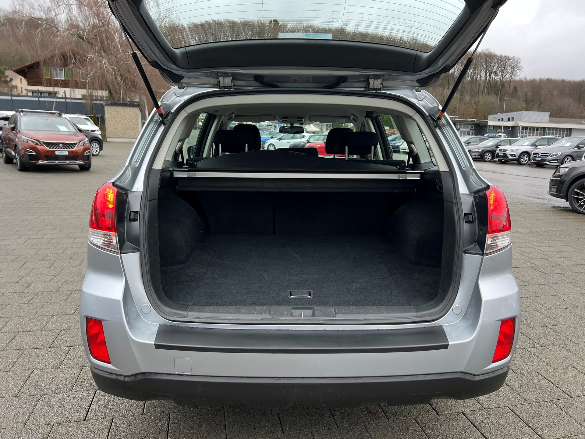
								SUBARU Outback 2.5i Swiss AWD Lineartronic full									