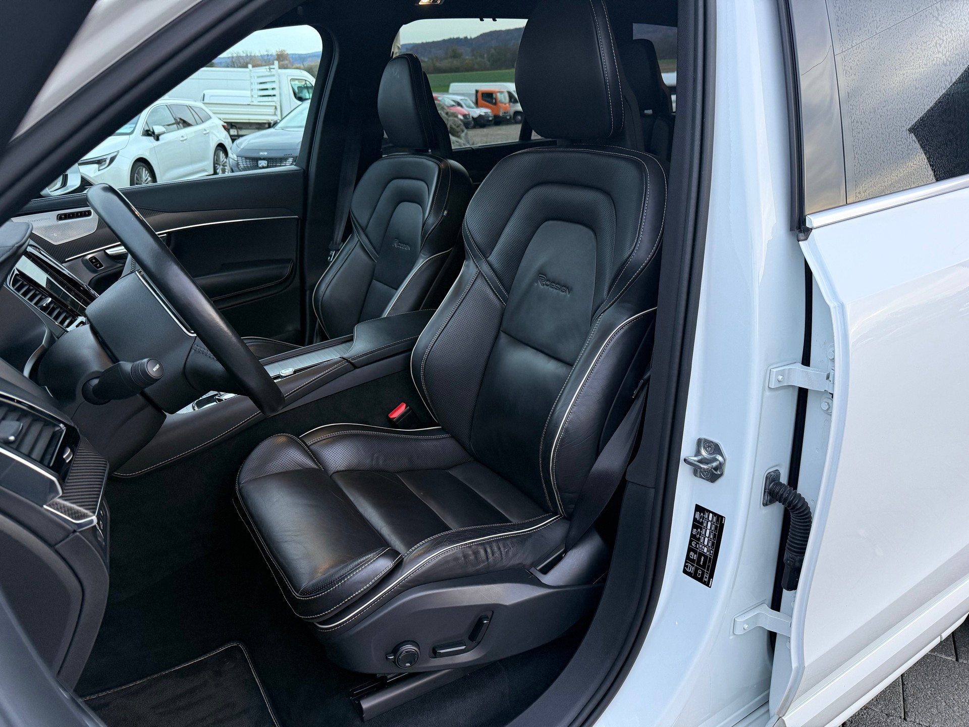 
								VOLVO XC90 T8 AWD R-Design Geartronic full									