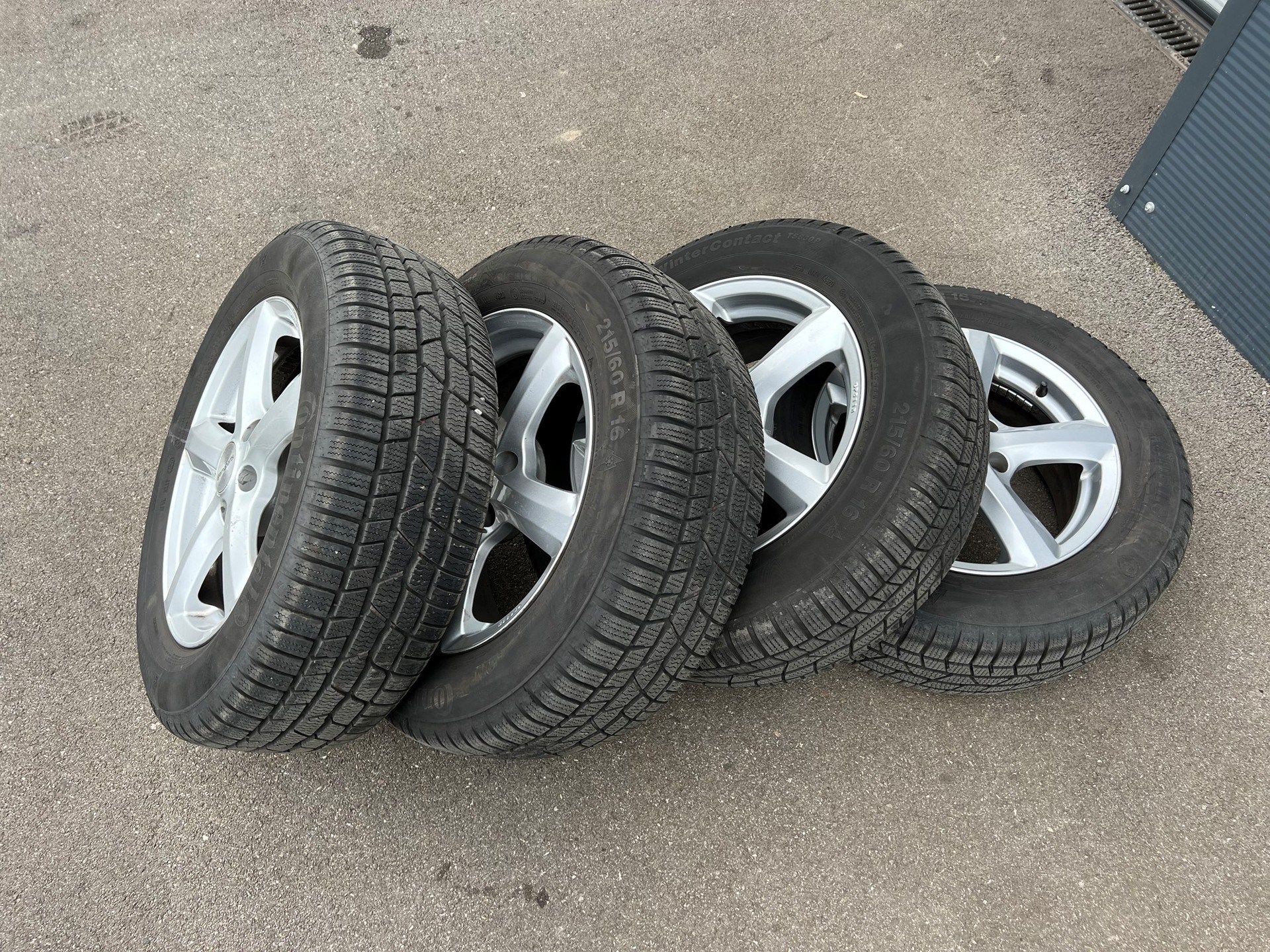 
								VW Passat Variant full									