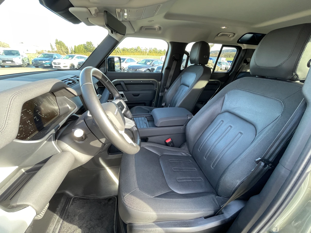
								LAND ROVER Defender 110 full									