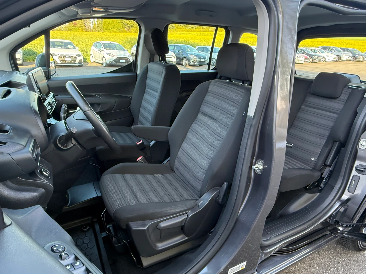 
								OPEL Combo full									