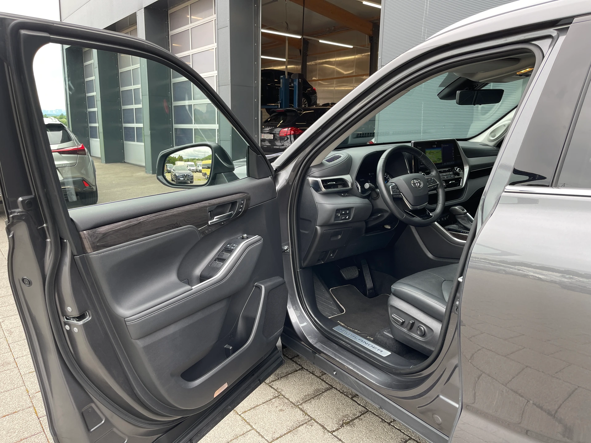 TOYOTA Highlander